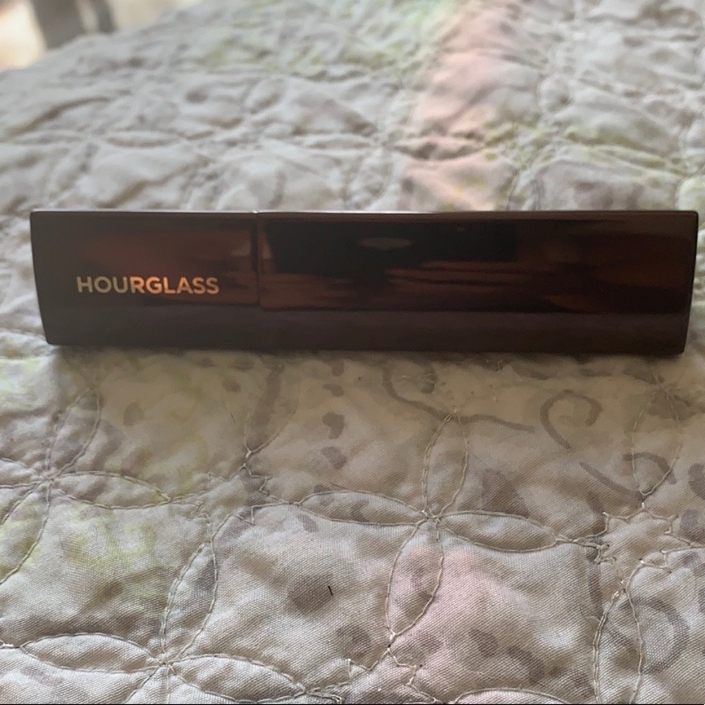 HOURGLASS Vanish Foundation Stick